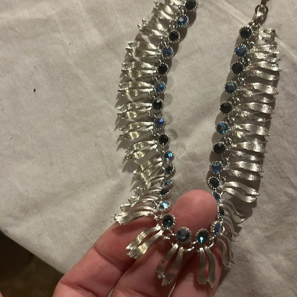 Blue and silver chocker - Picture 3 of 9